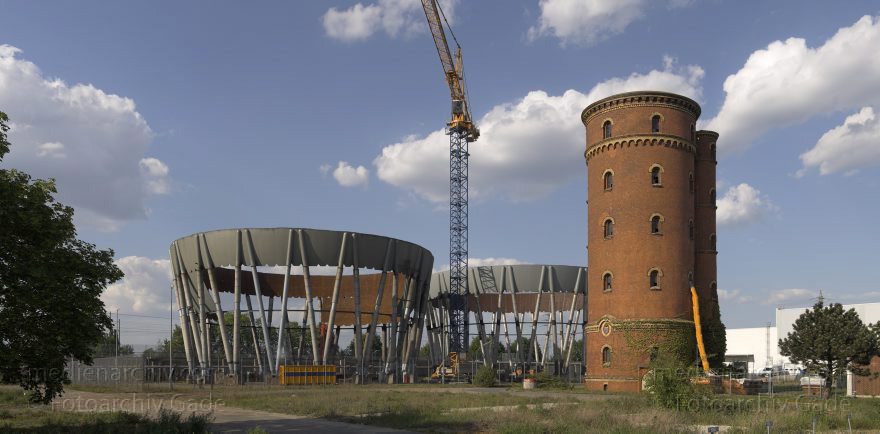 Berlin. Abriss des ehemaligen Gaswerks Charlottenburg
6. 5. 2007. Berlin. Abriss der Kugelgasbehälter des ehemaligen Gaswerks Charlottenburg mit denkmalgeschütztem Wasserturm.
Schlüsselwörter: Berlin;Charlottenburg;Deutschland;Gaswerk;Germany;2007;Kugelgasbehälter