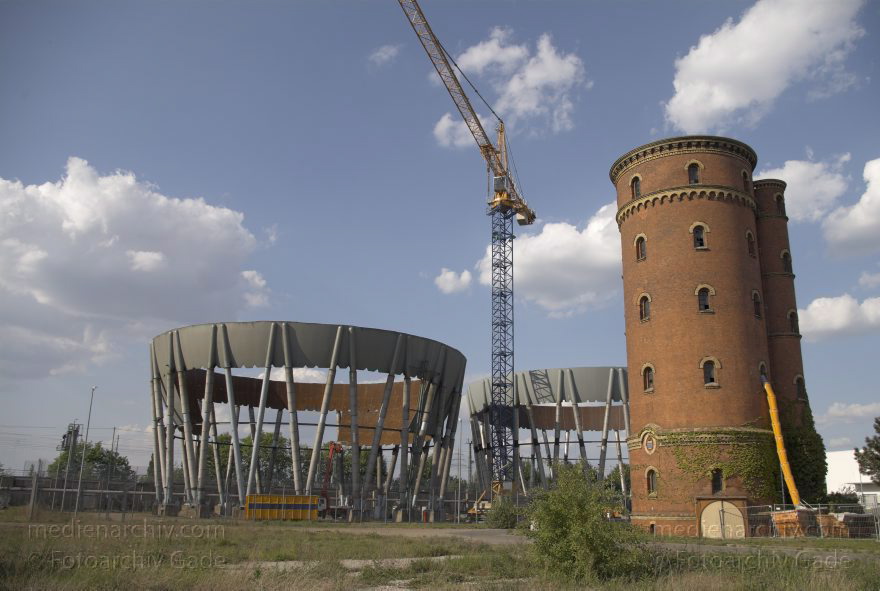Berlin. Abriss des ehemaligen Gaswerks Charlottenburg
6. 5. 2007. Berlin. Abriss der Kugelgasbehälter des ehemaligen Gaswerks Charlottenburg mit denkmalgeschütztem Wasserturm.
Schlüsselwörter: Berlin;Charlottenburg;Deutschland;Gaswerk;Germany;2007;Kugelgasbehälter