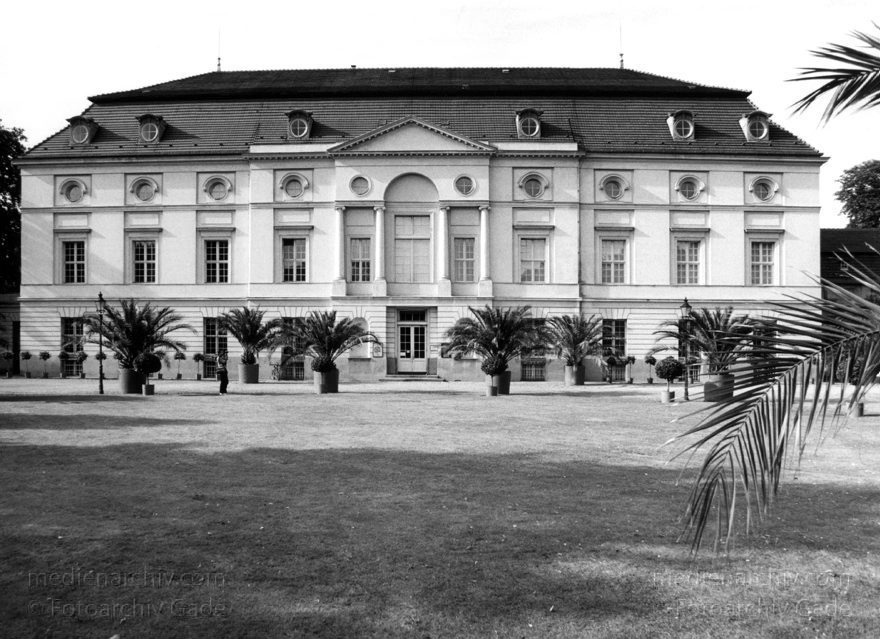 Berlin. Charlottenburg. Schloss Charlottenburg.
August 1996. Deutschland. Berlin. Charlottenburg. Schloss Charlottenburg.
Schlüsselwörter: Berlin;Charlottenburg;Deutschland;Germany;1996;Schloßpark