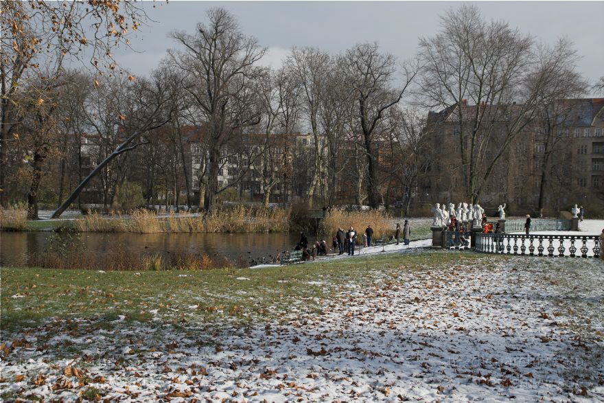 Berlin. Charlottenburg. Schlosspark - Schloss Charlottenburg.
22. 11. 2008. Berlin. Charlottenburg. Schlosspark. Schloss Charlottenburg.
Schlüsselwörter: Berlin;Charlottenburg;Deutschland;Germany;Schloss;2008;Schlosspark