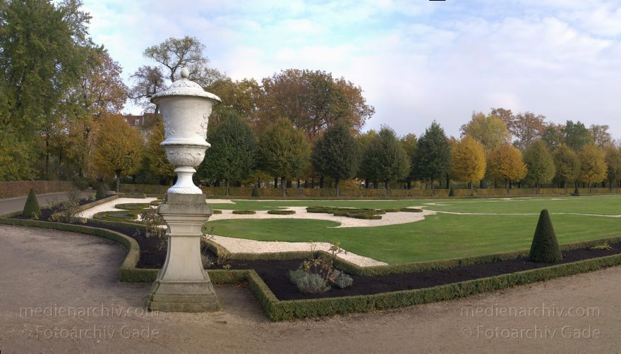 Berlin. Charlottenburg. Schlosspark. Schloss Charlottenburg
25. 10. 2009. Berlin. Charlottenburg. Schlosspark. Schloss Charlottenburg
Schlüsselwörter: Berlin;Charlottenburg;Deutschland;Germany;Schlosspark;2009;Schloßpark
