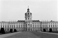 Dateiname=Berlin-Charlottenburg-Schloss-19920509-427.jpg
Dateigröße=160KB
Abmessungen: 880x588
hinzugefügt am: 04. Januar 2016 Berlin-Charlottenburg-Schloss-19920509-427.jpg
