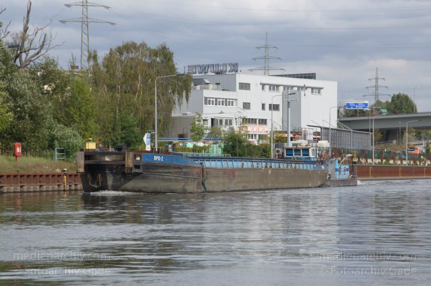 Berlin. Charlottenburg. Spree. Binnenschiff
25. 9. 2012. Berlin. Charlottenburg. Fluss Spree. Binnenschiff
Schlüsselwörter: Berlin;Binnenschiffe;Charlottenburg;Deutschland;Fluss;Germany;Schifffahrt;2012;Spree