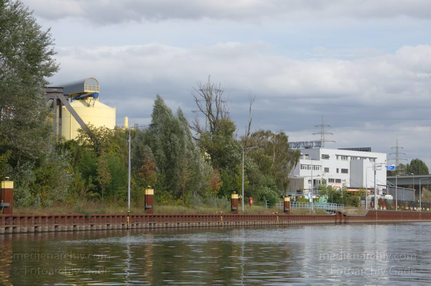Berlin. Charlottenburg. Spree.
25. 9. 2012. Berlin. Charlottenburg. Fluss Spree.
Schlüsselwörter: Berlin;Charlottenburg;Deutschland;Fluss;Germany;Schifffahrt;Schleuse;Schleuse Charlottenburg;2012;Spree