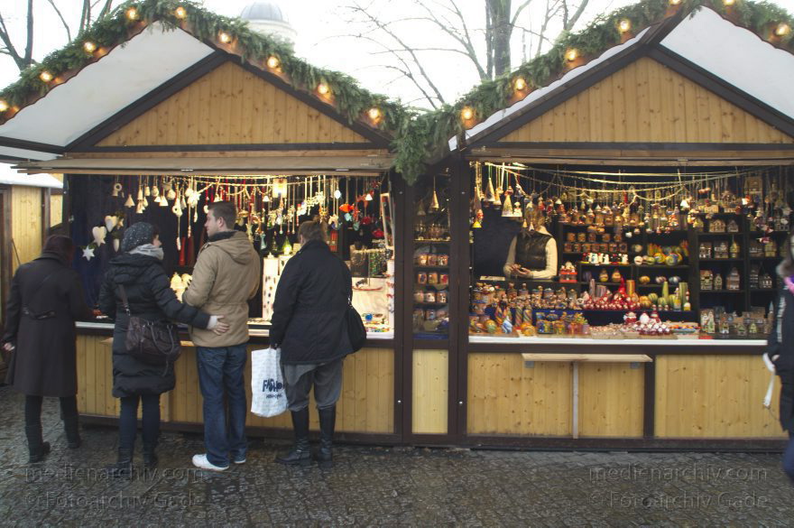 Berlin. Charlottenburg. Weihnachstmarkt beim Schloss
26. 12. 2013. Berlin. Charlottenburg. Weihnachstmarkt beim Schloss
Schlüsselwörter: Berlin;Charlottenburg;Germany;Weihnachten;2013;Weihnachtsmarkt