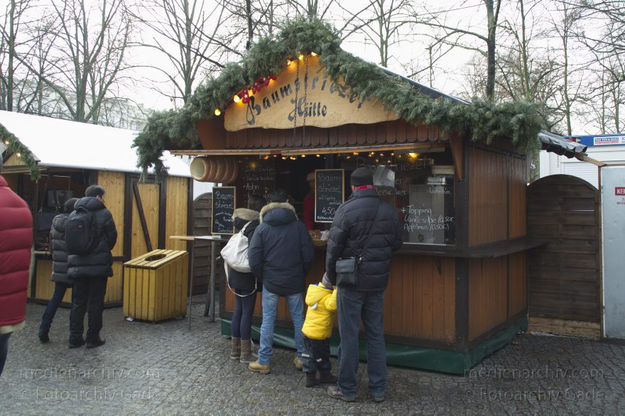 Berlin. Charlottenburg. Weihnachstmarkt beim Schloss
26. 12. 2013. Berlin. Charlottenburg. Weihnachstmarkt beim Schloss
Schlüsselwörter: Berlin;Charlottenburg;Germany;Weihnachten;2013;Weihnachtsmarkt