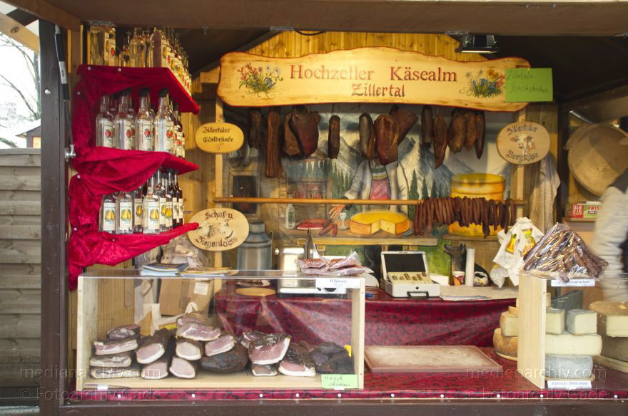 Berlin. Charlottenburg. Weihnachstmarkt beim Schloss
26. 12. 2013. Berlin. Charlottenburg. Weihnachstmarkt beim Schloss
Schlüsselwörter: Berlin;Charlottenburg;Germany;Weihnachten;2013;Weihnachtsmarkt