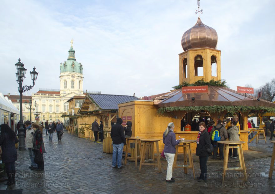 Berlin. Schloss Charlottenburg. Weihnachstmarkt beim Schloss
26. 12. 2013. Berlin. Schloss Charlottenburg. Weihnachstmarkt beim Schloss
Schlüsselwörter: Berlin;Charlottenburg;Germany;Schloss;Weihnachten;2013;Weihnachtsmarkt