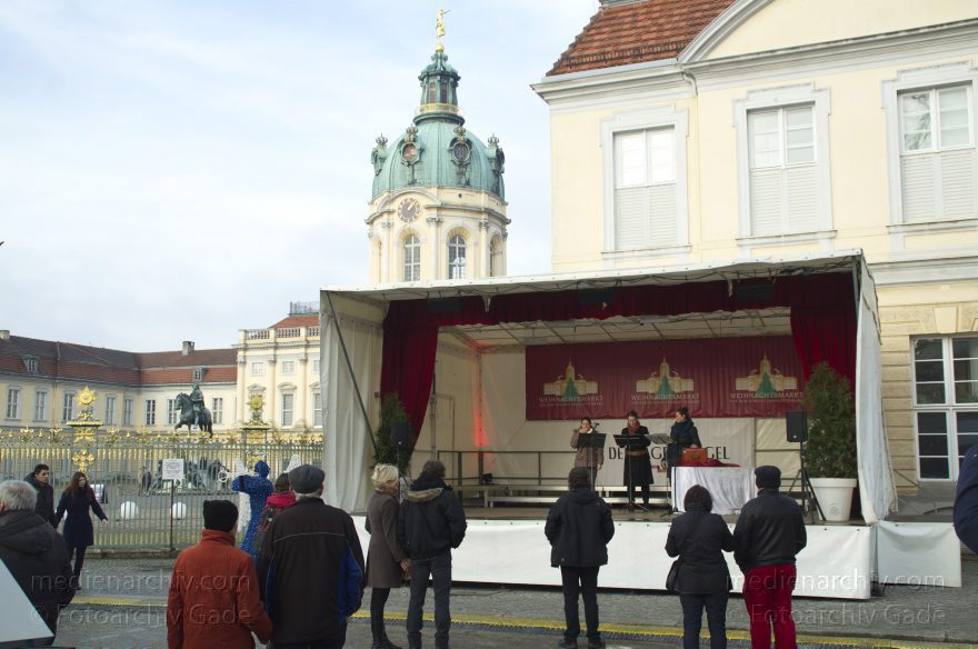 Berlin. Schloss Charlottenburg. Weihnachstmarkt beim Schloss
26. 12. 2013. Berlin. Schloss Charlottenburg. Weihnachstmarkt beim Schloss
Schlüsselwörter: Berlin;Charlottenburg;Germany;Schloss;Weihnachten;2013;Weihnachtsmarkt