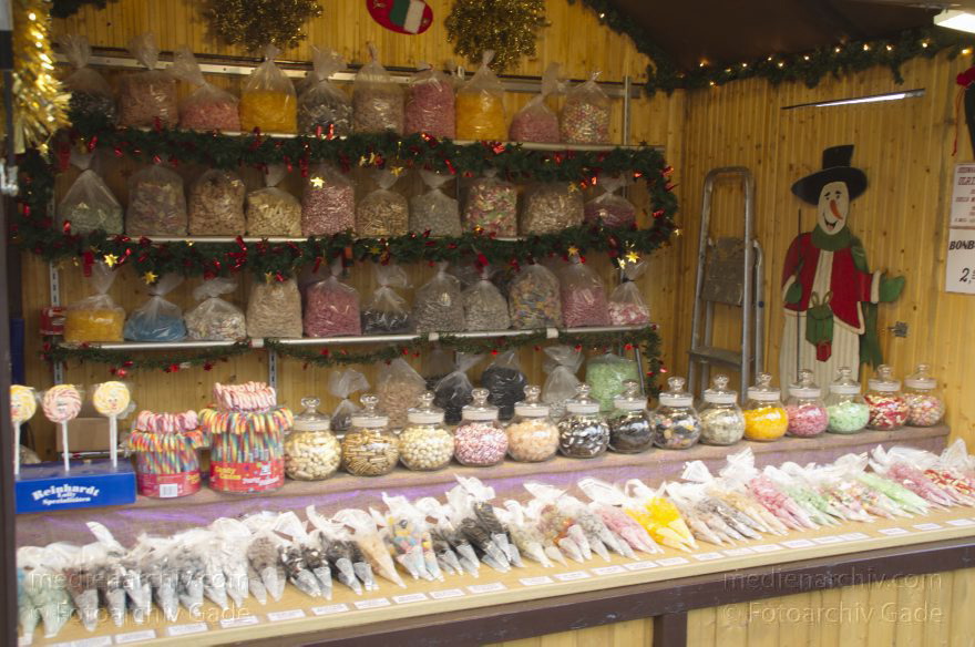 Berlin. Charlottenburg. Weihnachstmarkt beim Schloss
26. 12. 2013. Berlin. Charlottenburg. Weihnachstmarkt beim Schloss
Schlüsselwörter: Berlin;Charlottenburg;Germany;Weihnachten;2013;Weihnachtsmarkt