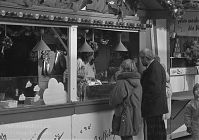 Dateiname=Berlin-Charlottenburg-Weihnachten-19921225-65.jpg
Dateigröße=184KB
Abmessungen: 880x620
hinzugefügt am: 04. Januar 2016 Berlin-Charlottenburg-Weihnachten-19921225-65.jpg