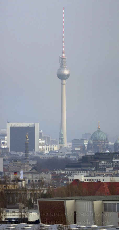 Berlin. Fernsehturm am Alexanderplatz
28. 1. 2015. Berlin. Blick vom Drachenberg. Fernsehturm in Mitte
Schlüsselwörter: 2015;Berlin;Fernsehturm;Mitte