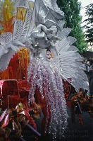 Dateiname=Berlin-Karneval-der-Kulturen-199806-47.jpg
Dateigröße=237KB
Abmessungen: 584x880
hinzugefügt am: 04. Januar 2016 Berlin-Karneval-der-Kulturen-199806-47.jpg