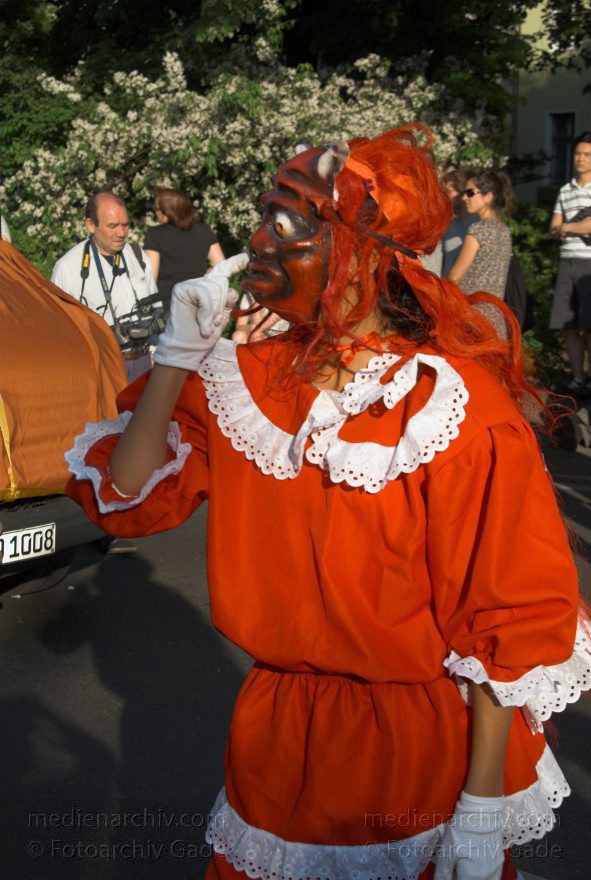Berlin. Kreuzberg. Karneval der Kulturen
11.5.2008. Berlin. Kreuzberg. Karneval der Kulturen. Party. Paraden. Straßenfest.
Schlüsselwörter: Berlin;Deutschland;Feier;Germany;Karneval der Kulturen;Kostüme;Kreuzberg;Parade;2008;Party