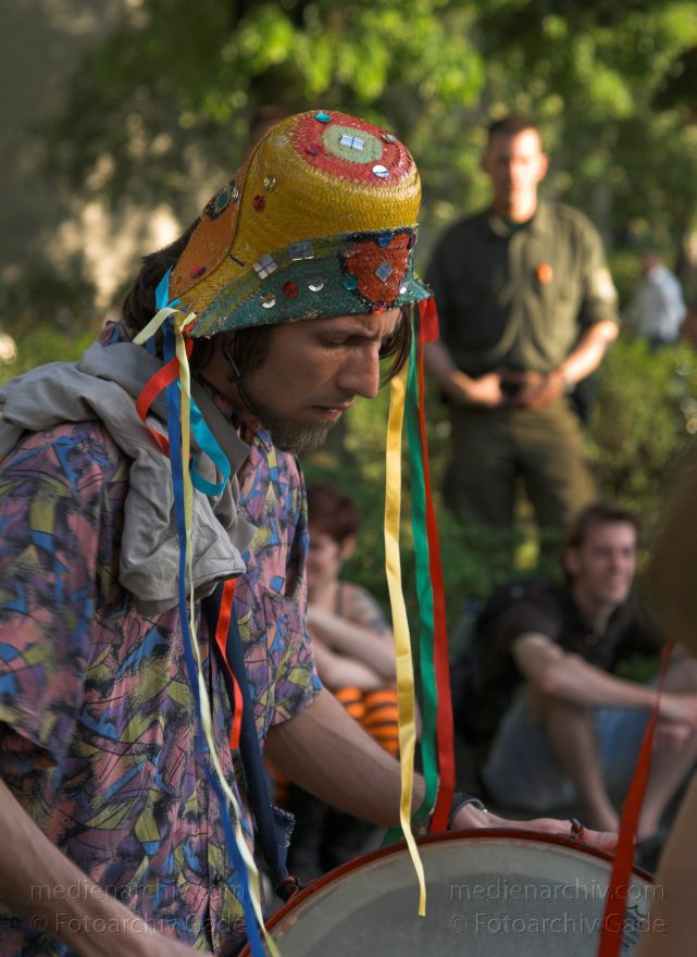 Berlin. Kreuzberg. Karneval der Kulturen
11.5.2008. Berlin. Kreuzberg. Karneval der Kulturen. Party. Paraden. Straßenfest.
Schlüsselwörter: Berlin;Deutschland;Feier;Germany;Karneval der Kulturen;Kostüme;Kreuzberg;Parade;2008;Party