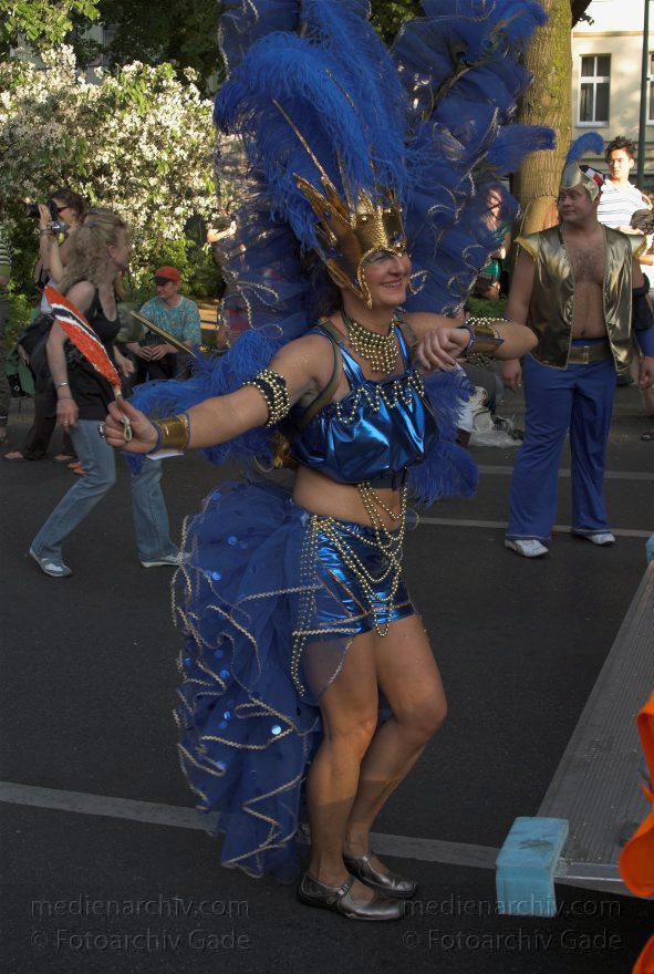Berlin. Kreuzberg. Karneval der Kulturen
11.5.2008. Berlin. Kreuzberg. Karneval der Kulturen. Party. Paraden. Straßenfest.
Schlüsselwörter: Berlin;Deutschland;Feier;Germany;Karneval der Kulturen;Kostüme;Kreuzberg;Parade;2008;Party