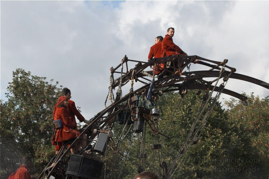 Berlin. Royal de Luxe. Publikum
4. 10. 2009. Berlin. Mitte. Tiergarten. Royal de Luxe. Straßentheater mit großen Marionetten
Schlüsselwörter: Berlin;Deutschland;Germany;Publikum;Royal de Luxe;Straßentheater;street theatre;Theater;2009;Tiergarten