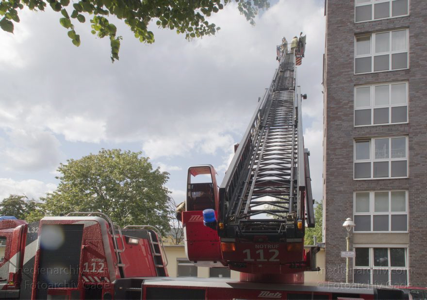 Berlin. Einsatz der Berliner Feuerwehr in der Kiautschoustraße
18. 8. 2014. Berlin. Mitte. Wedding. Einsatz der Berliner Feuerwehr in der Kiautschoustraße nach einem Sturm
Schlüsselwörter: 2014;Berlin;Berliner Feuerwehr;Feuerwehr;Mitte;Wedding