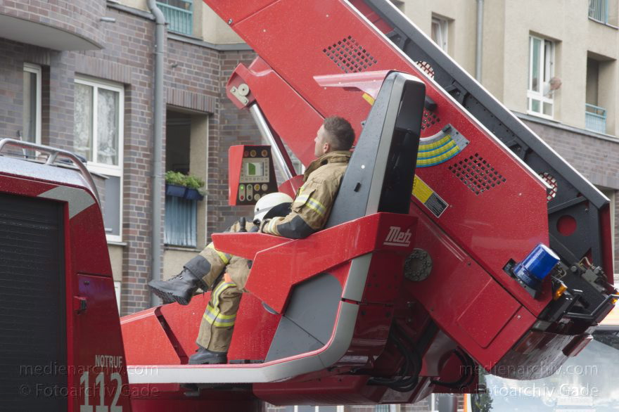 Berlin. Einsatz der Berliner Feuerwehr in der Kiautschoustraße
18. 8. 2014. Berlin. Mitte. Wedding. Einsatz der Berliner Feuerwehr in der Kiautschoustraße nach einem Sturm
Schlüsselwörter: 2014;Berlin;Berliner Feuerwehr;Feuerwehr;Mitte;Wedding