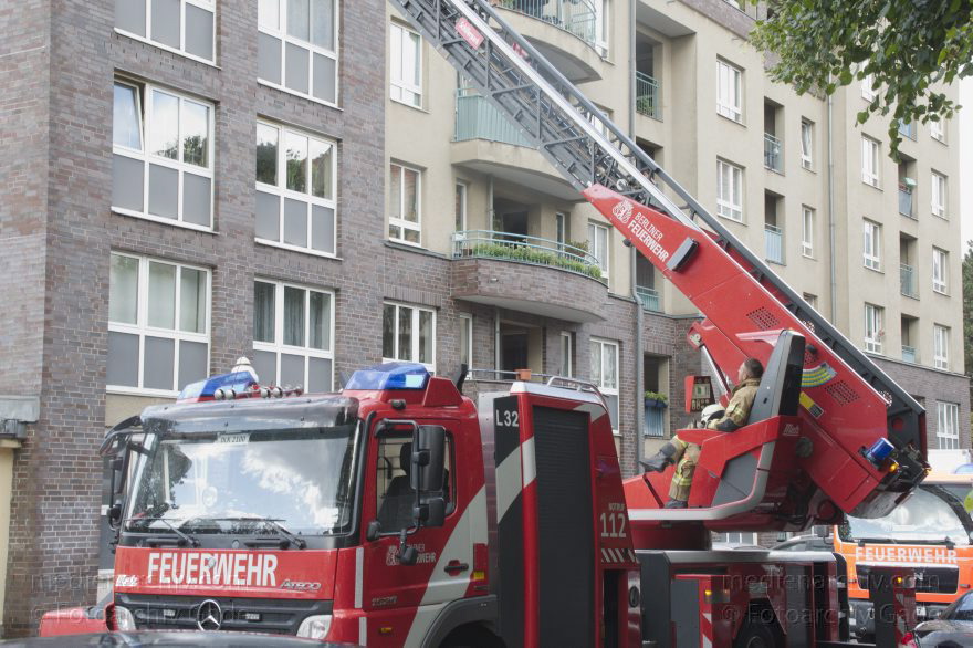 Berlin. Einsatz der Berliner Feuerwehr in der Kiautschoustraße
18. 8. 2014. Berlin. Mitte. Wedding. Einsatz der Berliner Feuerwehr in der Kiautschoustraße nach einem Sturm
Schlüsselwörter: 2014;Berlin;Berliner Feuerwehr;Feuerwehr;Mitte;Wedding