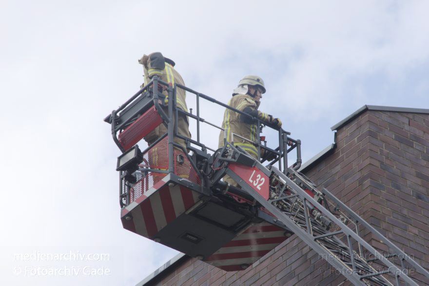 Berlin. Einsatz der Berliner Feuerwehr in der Kiautschoustraße
18. 8. 2014. Berlin. Mitte. Wedding. Einsatz der Berliner Feuerwehr in der Kiautschoustraße nach einem Sturm
Schlüsselwörter: 2014;Berlin;Berliner Feuerwehr;Feuerwehr;Mitte;Wedding
