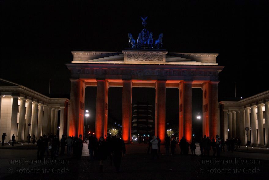 Berlin. Charlottenburg. Festival of Lights
21. 10. 2009. Berlin. Mitte. Brandenburger Tor. Festival of Lights.
Schlüsselwörter: Berlin;Brandenburger Tor;Deutschland;Festival of Lights;Germany;Mitte;2009;Säulen