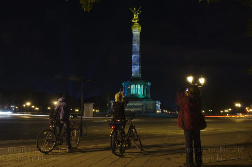 Berlin. Festival of Lights. Berliner Dom. Siegessäule
14. 10. 2013. Berlin. Festival of Lights. Berliner Dom. Siegessäule
Schlüsselwörter: Berlin;Festival of lights;Germany;2013;Siegessäule