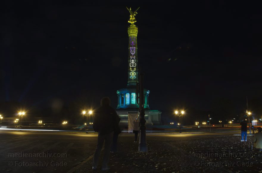 Berlin. Festival of Lights. Berliner Dom. Siegessäule
14. 10. 2013. Berlin. Festival of Lights. Berliner Dom. Siegessäule
Schlüsselwörter: Berlin;Festival of lights;Germany;2013;Siegessäule