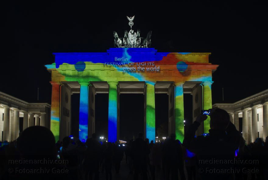 Berlin. Mitte. Brandenburger Tor. Festival of Lights
14. 10. 2013. Berlin. Mitte. Brandenburger Tor. Festival of Lights
Schlüsselwörter: Berlin;Brandenburger Tor;Festival of lights;Germany;2013;Mitte