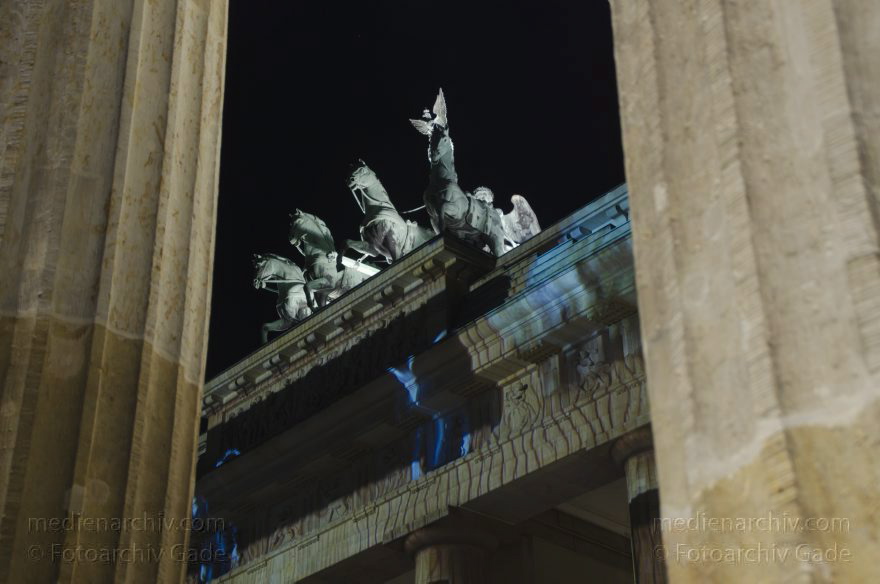 Berlin. Mitte. Brandenburger Tor. Festival of Lights
14. 10. 2013. Berlin. Mitte. Brandenburger Tor. Festival of Lights
Schlüsselwörter: Berlin;Brandenburger Tor;Festival of lights;Germany;2013;Mitte