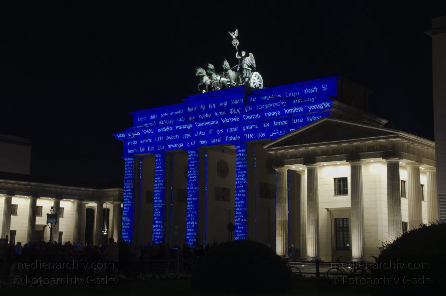 Berlin. Mitte. Brandenburger Tor. Festival of Lights
14. 10. 2013. Berlin. Mitte. Brandenburger Tor. Festival of Lights
Schlüsselwörter: Berlin;Brandenburger Tor;Festival of lights;Germany;2013;Mitte