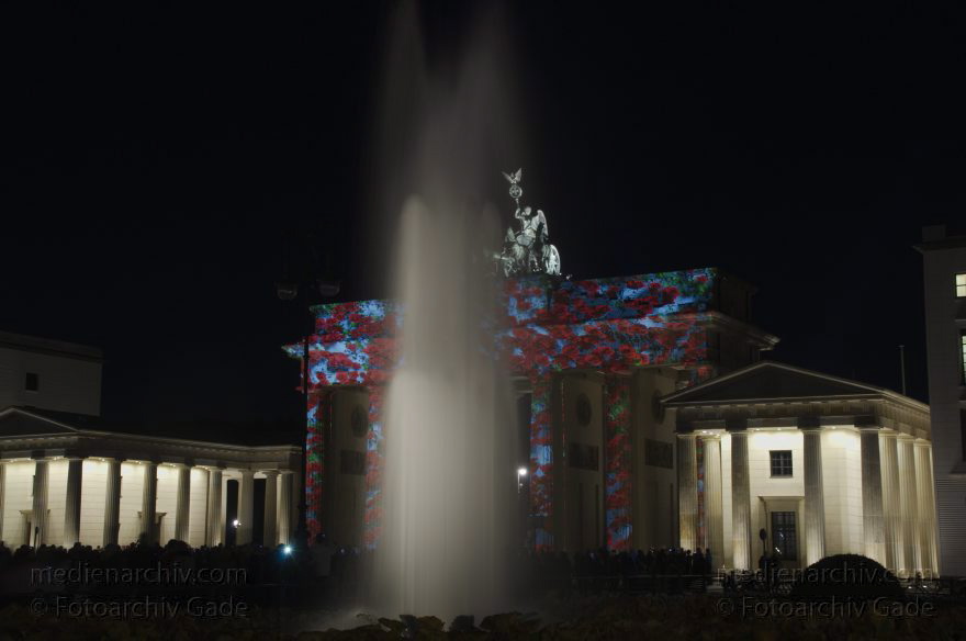 Berlin. Mitte. Brandenburger Tor. Festival of Lights
14. 10. 2013. Berlin. Mitte. Brandenburger Tor. Festival of Lights
Schlüsselwörter: Berlin;Brandenburger Tor;Festival of lights;Germany;2013;Mitte