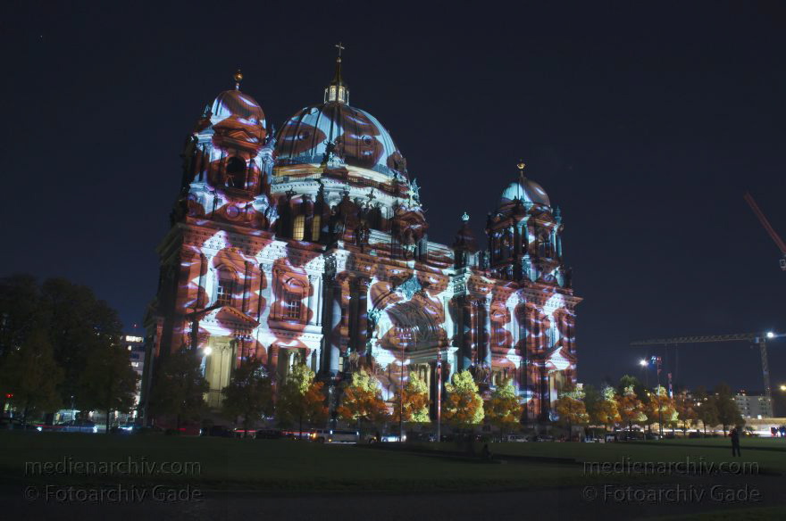 Berlin. Festival of Lights. Berliner Dom
14. 10. 2013. Berlin. Festival of Lights. Berliner Dom
Schlüsselwörter: Berlin;Berliner Dom;Festival of lights;2013;Germany