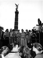 Dateiname=Berlin-Love-Parade-199607-22.jpg
Dateigröße=140KB
Abmessungen: 653x880
hinzugefügt am: 04. Januar 2016 Berlin-Love-Parade-199607-22.jpg