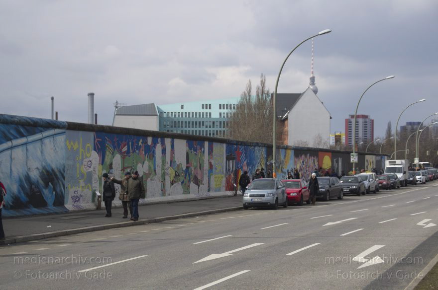 Berlin. Friedrichshain. East-Side-Gallery
31. 3. 2013. Berlin. Friedrichshain. East-Side-Gallery. Mühlenstraße
Schlüsselwörter: Berlin;Deutschland;East-Side-Gallery;Friedrichshain;Germany;2013;Mühlenstraße