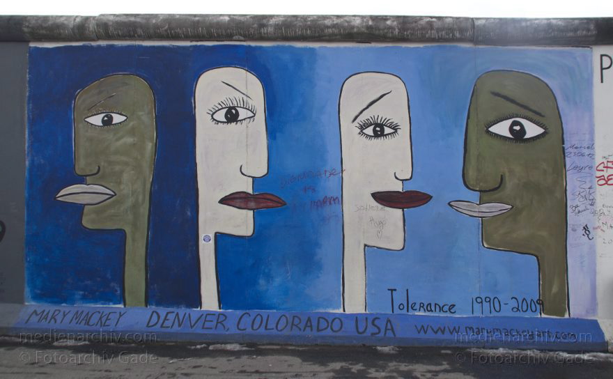 Berlin. Friedrichshain. East-Side-Gallery
31. 3. 2013. Berlin. Friedrichshain. East-Side-Gallery
Schlüsselwörter: Berlin;Deutschland;East-Side-Gallery;Friedrichshain;Gemälde;Germany;Kunst;2013;Malerei