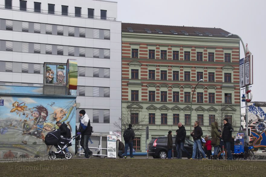 Berlin. Friedrichshain. East-Side-Gallery
31. 3. 2013. Berlin. Friedrichshain. East-Side-Gallery
Schlüsselwörter: Berlin;Deutschland;East-Side-Gallery;Friedrichshain;2013;Germany