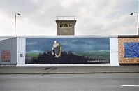 Berlin-Friedrichshain-East-Side-Gallery-1995-127.jpg