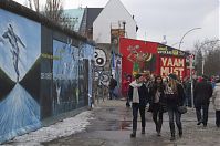 Dateiname=Berlin-Friedrichshain-East-Side-Gallery-20130331-034.jpg
Dateigröße=194KB
Abmessungen: 880x584
hinzugefügt am: 04. Januar 2016 Berlin-Friedrichshain-East-Side-Gallery-20130331-034.jpg