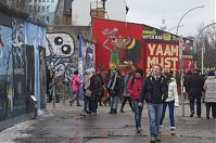 Dateiname=Berlin-Friedrichshain-East-Side-Gallery-20130331-035.jpg
Dateigröße=217KB
Abmessungen: 880x584
hinzugefügt am: 04. Januar 2016 Berlin-Friedrichshain-East-Side-Gallery-20130331-035.jpg