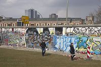 Dateiname=Berlin-Friedrichshain-East-Side-Gallery-20130331-074.jpg
Dateigröße=249KB
Abmessungen: 880x584
hinzugefügt am: 04. Januar 2016 Berlin-Friedrichshain-East-Side-Gallery-20130331-074.jpg