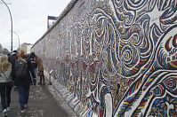 Dateiname=Berlin-Friedrichshain-East-Side-Gallery-20130331-099.jpg
Dateigröße=325KB
Abmessungen: 880x584
hinzugefügt am: 04. Januar 2016 Berlin-Friedrichshain-East-Side-Gallery-20130331-099.jpg