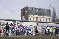 Dateiname=Berlin-Friedrichshain-East-Side-Gallery-20130331-132.jpg
Dateigröße=220KB
Abmessungen: 880x584
hinzugefügt am: 04. Januar 2016 Berlin-Friedrichshain-East-Side-Gallery-20130331-132.jpg