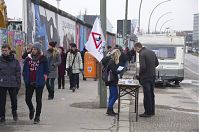 Dateiname=Berlin-Friedrichshain-East-Side-Gallery-20130331-164.jpg
Dateigröße=198KB
Abmessungen: 880x584
hinzugefügt am: 04. Januar 2016 Berlin-Friedrichshain-East-Side-Gallery-20130331-164.jpg