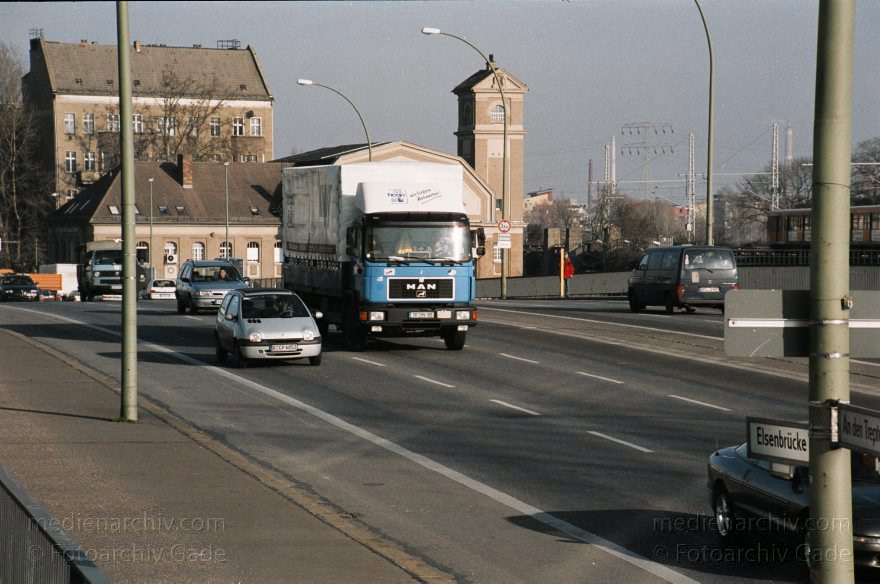 Berlin. Friedrichshain. Elsenbrücke
November 2002. Berlin. Friedrichshain. Elsenbrücke
Schlüsselwörter: Berlin;Deutschland;Elsenbrücke;Friedrichshain;Germany;2002;Spree
