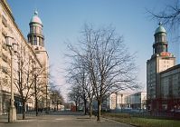 Dateiname=Berlin-Friedrichshain-Karl-Marx-199402-31.jpg
Dateigröße=258KB
Abmessungen: 880x620
hinzugefügt am: 04. Januar 2016 Berlin-Friedrichshain-Karl-Marx-199402-31.jpg