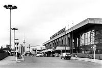 Berlin-Friedrichshain-Bahnhof-199601-04.jpg