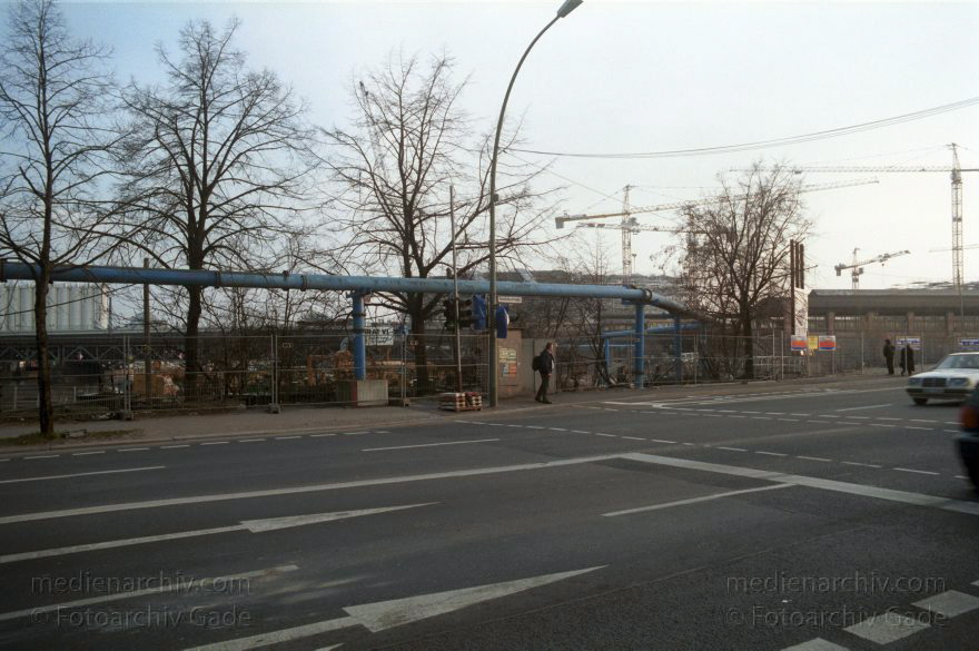 Berlin. Moabit. Baustelle am Lehrter Bahnhof.
März 2002. Berlin. Mitte. Moabit. Baustelle am Lehrter Bahnhof.
Schlüsselwörter: Berlin;Deutschland;Germany;Lehrter Bahnhof;Mitte;2002;Moabit