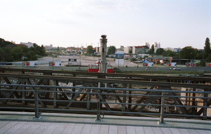 Berlin. Moabit. Baustelle am Lehrter Bahnhof.
26. Juli. 2002. Berlin. Mitte. Moabit. Baustelle am Lehrter Bahnhof.
Schlüsselwörter: Berlin;Berlin Central Station;Berlin Hauptbahnhof;Deutschland;Germany;Hauptbahnhof;Lehrter Bahnhof;Mitte;2002;Moabit