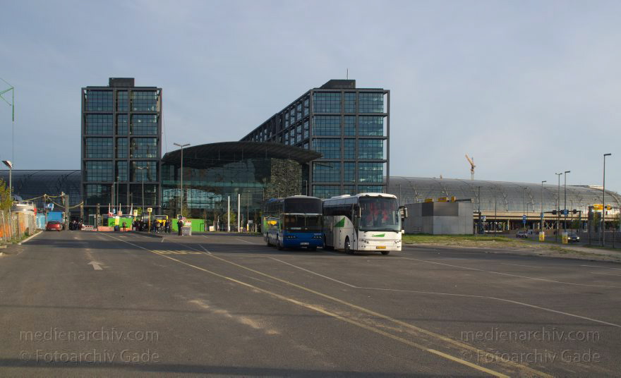 Berlin. Mitte. Moabit. Hauptbahnhof
17. 4. 2014. Berlin. Mitte. Moabit. Hauptbahnhof
Schlüsselwörter: Bahnhof;Baustelle;Berlin;Eurocity;Hauptbahnhof;Heidestraße;Mitte;2014;Moabit